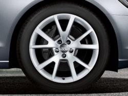 Зимнее шипованное колесо Audi A6 Allroad C7 R18 с автошиной 235/55/18 Nokian HKPL7 .   4G9073698HK7/598HK7