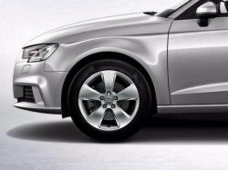 Оригинальный колесный диск R17 для Audi A3 Sportback (8V) - 5 рукавов (8V0601025BK)