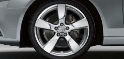 Диск колесный Audi A4 R19 (5-спицевый дизайн, полированный)