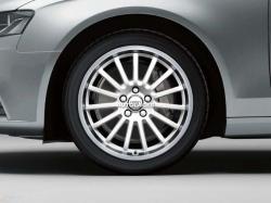 Диск колесный Audi A4 R18 ( 15-спицевый дизайн, Ibis белый, с нижним профилем).