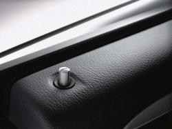 Кнопка блокировки дверей Mercedes - с логотипом AMG. A0007660800