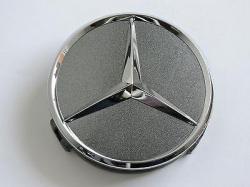 Колпак колесного диска Mercedes - цвета Серые Гималаи с хромированным логотипом.